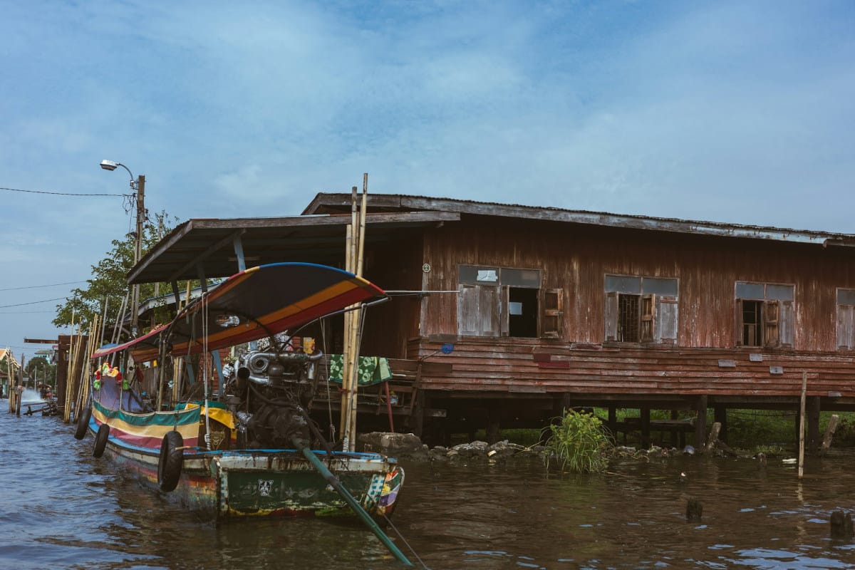 The Calm in the Canal